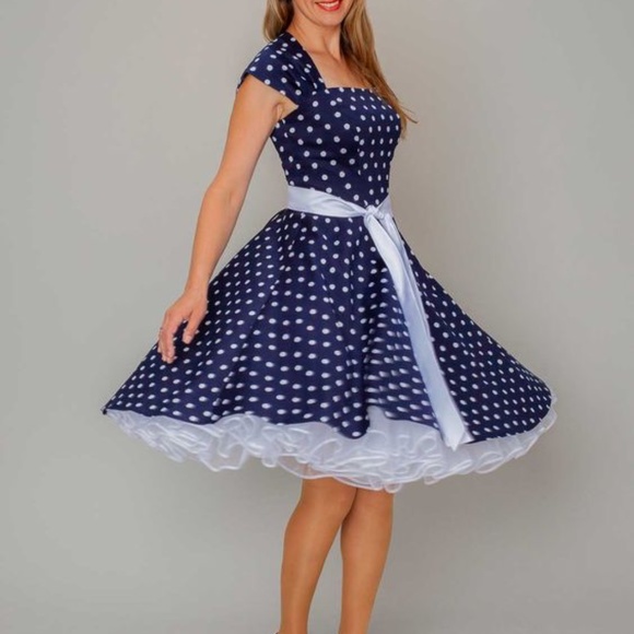 WHITE  WEDDING Bridal Petticoat Tulle/Crinoline petty coat. 30" to 40" waist. - Picture 3 of 8